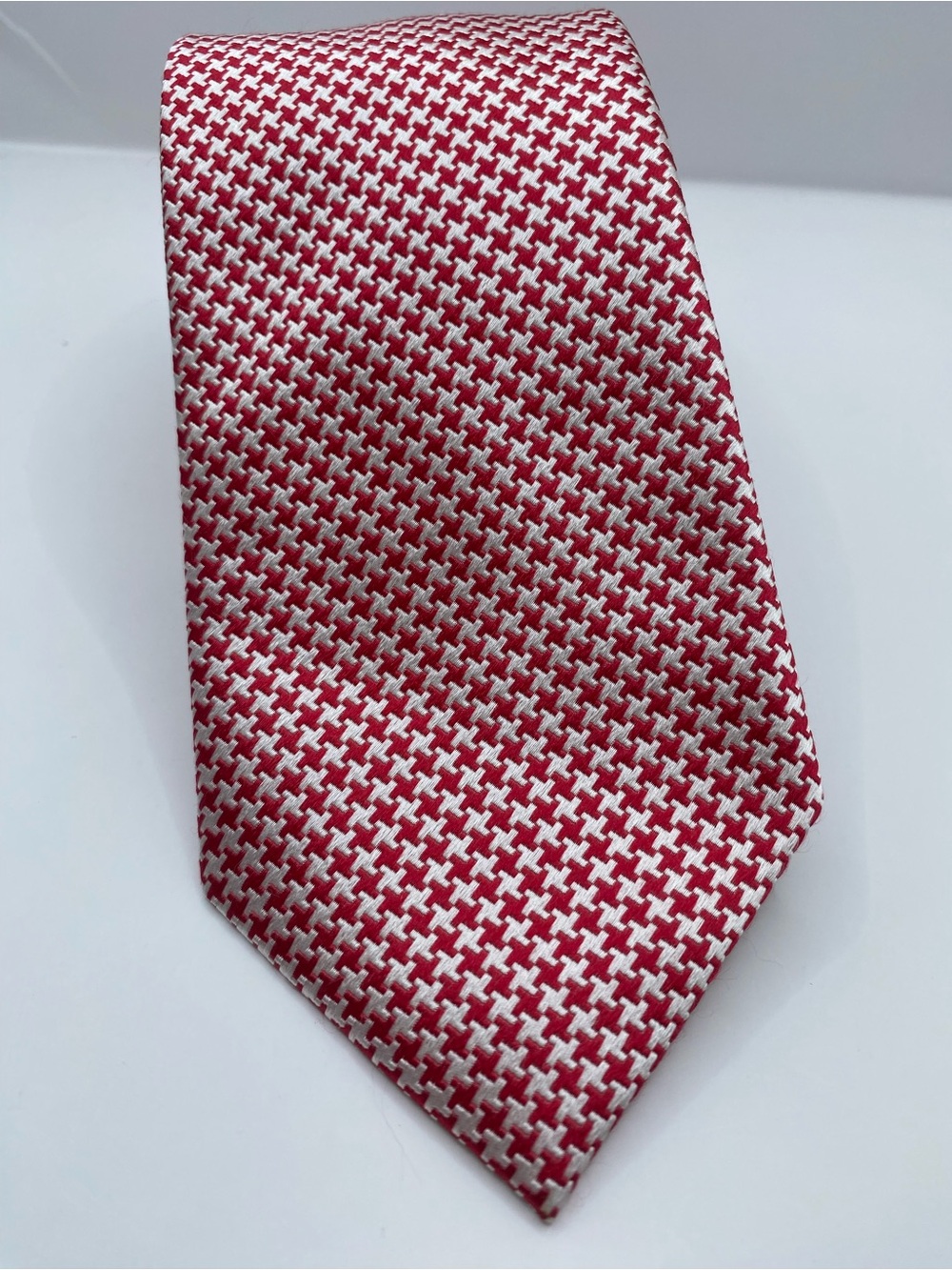 Charles Tyrwhitt Red and White Houndstooth Silk Tie